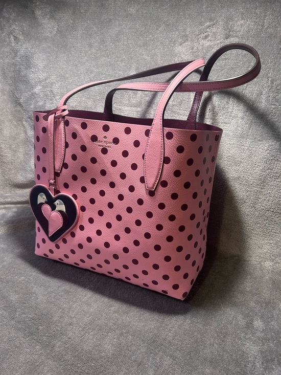 kate spade Handbags - Kate Spade Arch Lovebirds Reversible Polkadot Tote w/ Bag Charm